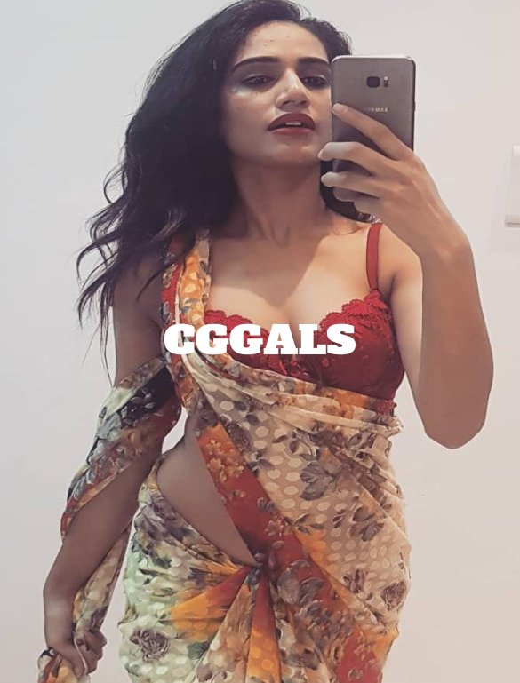 Hyderabad’s Captivating Call Girl Awaits
